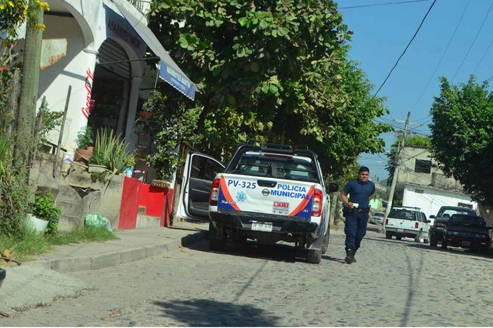 Roban abarrotes con un “recadito” Roban abarrotes con un “recadito”
