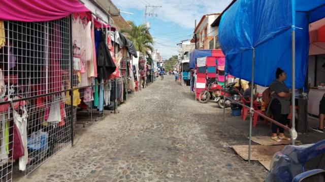 New Project - 2019-12-17T140115.424 Vecinos del Pitillal se quejan de Feria Navideña por invadir calles del centro