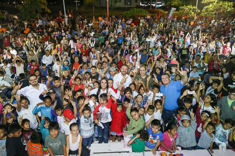 Alegría y diversión para todos en las posadas navideñas Alegría y diversión para todos en las posadas navideñas