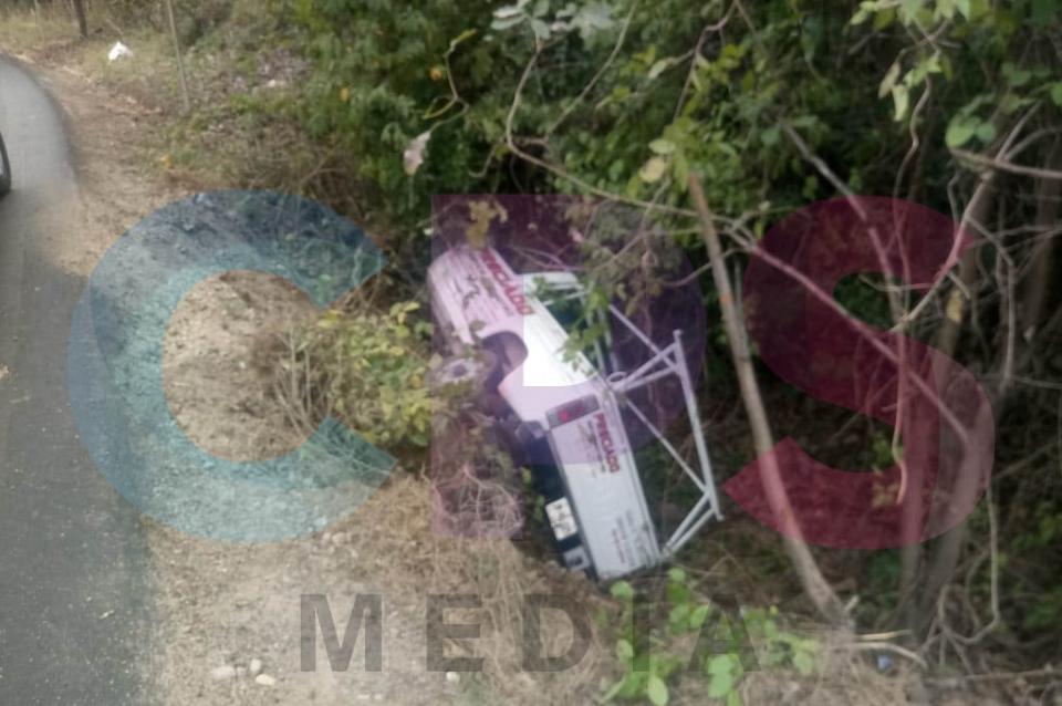 Accidente Conductor se duerme y sale de la carretera