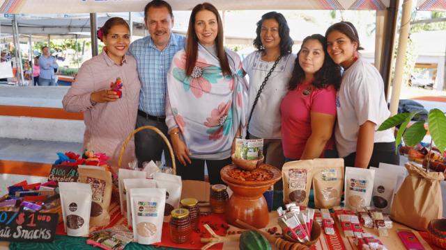 EXPO ARTESANAL CAFETALEROS (4) Un éxito, Primera Expo Artesanal y Cafetaleros en Bahía de Banderas