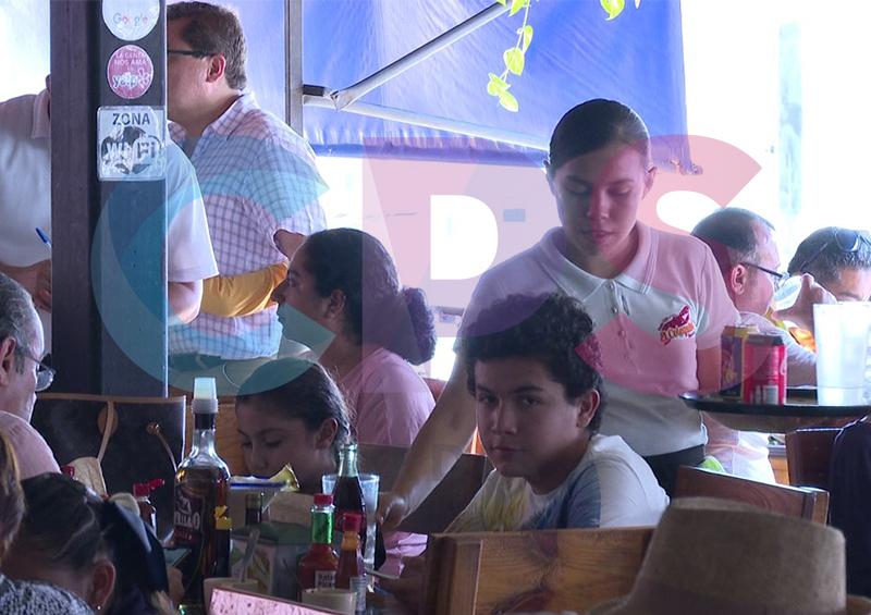 Mesera2 Industria restaurantera de PV se suma a “Un día sin mujeres”