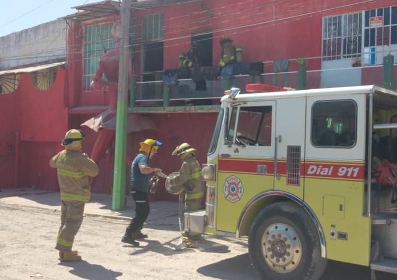 Moviliza a bomberos un incendio en Vallarta 500 Moviliza a bomberos un incendio en Vallarta 500
