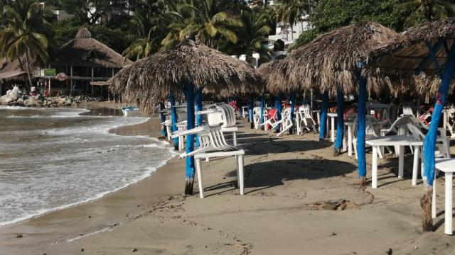 Mueren comercios de La Manzanilla por cierre de playas en Nayarit Playa La Manzanilla