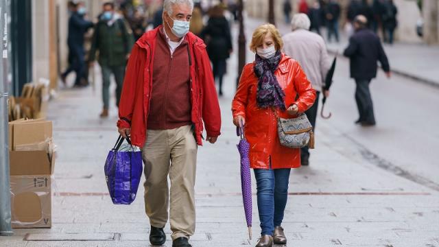 España el primer país de UE en superar el millón de contagios España supera el millón de contagios por Covid-19