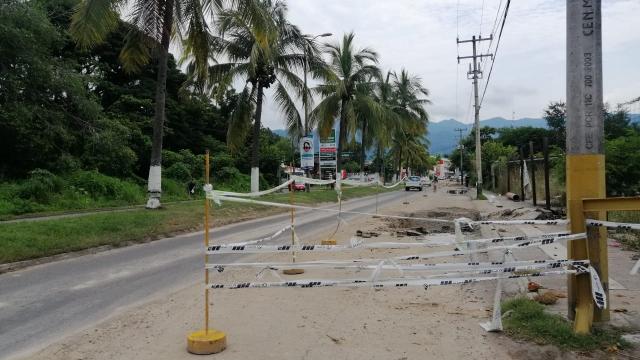 Continúan reparaciones del drenaje sanitario en Prisciliano Sánchez Reparaciones de tuberías