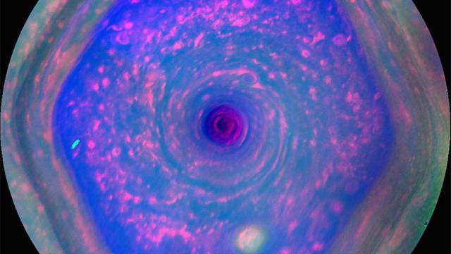 ¿Portal a otro mundo? Posible explicación al hexágono de Saturno Posible explicación al suceso
