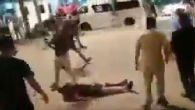 Se armó la campal: Aficionados de Santos Laguna se pelean entre sí Pelea en Mazatlán
