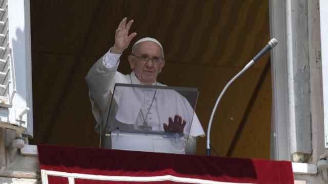 papa-francisco-angelus Papa afirma al pueblo cubano que está "cerca"