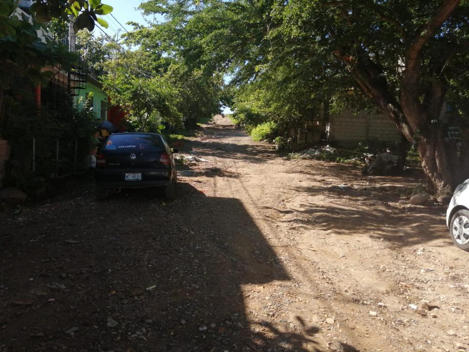 Abandonada y en penumbras la colonia 1 de mayo