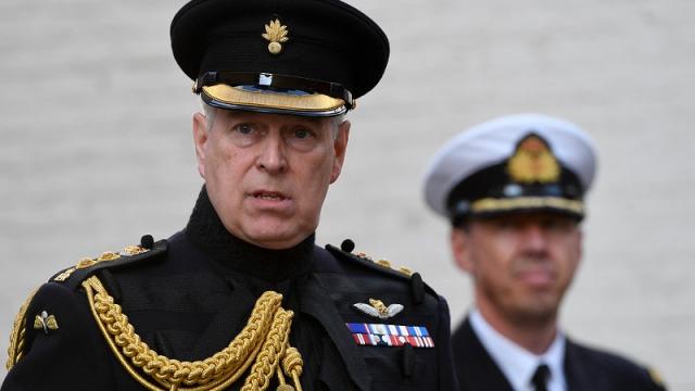 Demandan al príncipe Andrés por abuso sexual en caso Epstein Príncipe Andrés es denunciado por abuso sexual