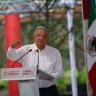 26-AMLO-Abrazos-no-balazos Tras regalo-bomba en Salamanca, AMLO insiste en "abrazos no balazos"