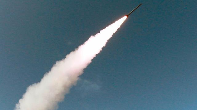 34-Corea-del-Sur-lanza-proyectil Corea del Norte dispara proyectil y defiende derecho a probar armamento