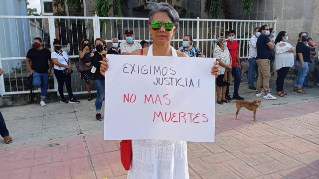 Pobladores de Valle de Banderas piden justicia por asesinato de vecinos Pobladores de Valle de Banderas claman justicia por el asesinato contra tres personas