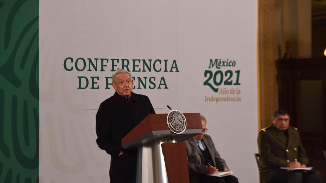 AMLO expondrá legisladores que no aprueben legalización migrantes en EEUU AMLO en conferencia de prensa desde el Palacio Nacional hablando sobre migración