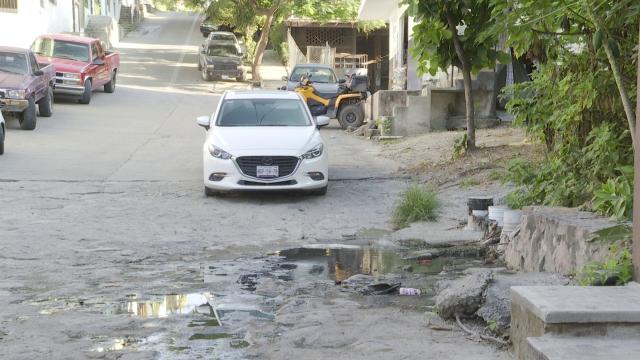Aguas negras contaminan calles cercanas al centro del Pitillal Inundación en calles cercanas al centro de El Pitillal