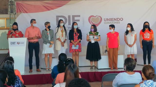Brilla la presidenta del DIF en foro "Historia de Todas las Mujeres" DIF organizó foro “Historia de Todas las Mujeres”