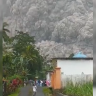Volcán entra en erupción en Indonesia Erupción de volcán en Indonesia