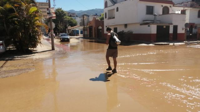 Versalles y Diaz Ordaz continúan inundadas como en temporada de lluvias Calles de Versalles y Diaz Ordaz inundadas