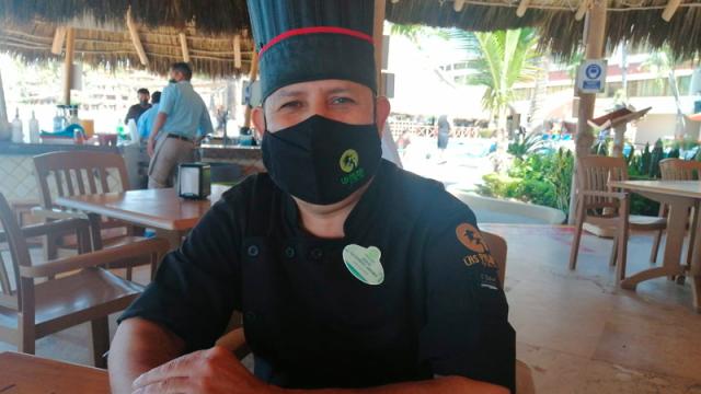 Más de veinte años de trabajo preparando alimentos de calidad: José de Jesús Gutiérrez Chef-Jose-de-jesus