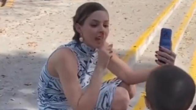 Critican a Mariana Rodríguez por callar a un niño durante video llamada Mariana Rodríguez