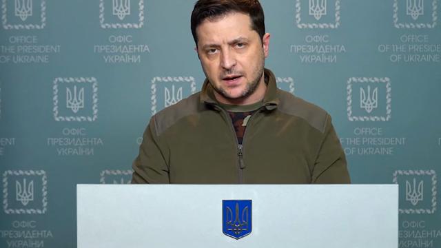 Ucrania continúa presionando tras firmar solicitud para ser parte de la UE Volodymyr Zelensky, presidente de Ucrania