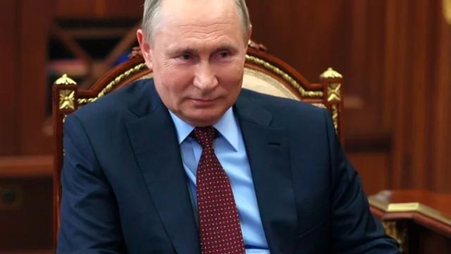 Rusia aprueba hasta 15 años de cárcel a quien difunda "información falsa" sobre la guerra con Ucrania Vladimir-Putin-carcel-información-falsa