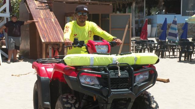 Marco Antornio; 22 años de salvar vidas en playas de Bahía de Banderas Marco Antonio García Murillo, guardavidas