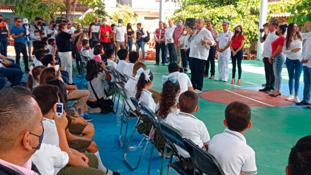 Da banderazo Alfaro a obras de rehabilitación de escuelas en Vallarta se estarán invirtiendo para rehabilitación de infraestructura