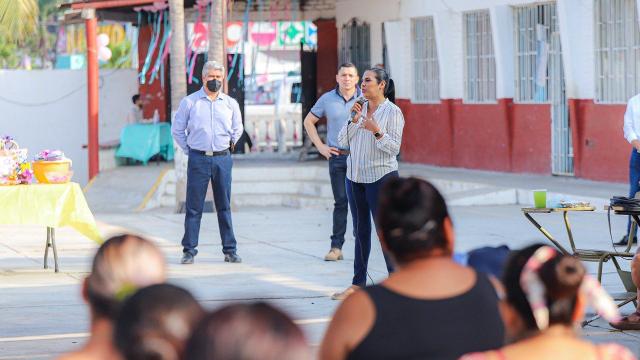 Realiza alcaldesa compromiso con directivos de Escuela Niño Migrante Alcaldesa de Bahía de Banderas, Mirtha Villalvazo