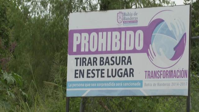 Van contra quienes tiren basura en arroyos, canales y terrenos baldíos Letrero de prohibido tirar basura